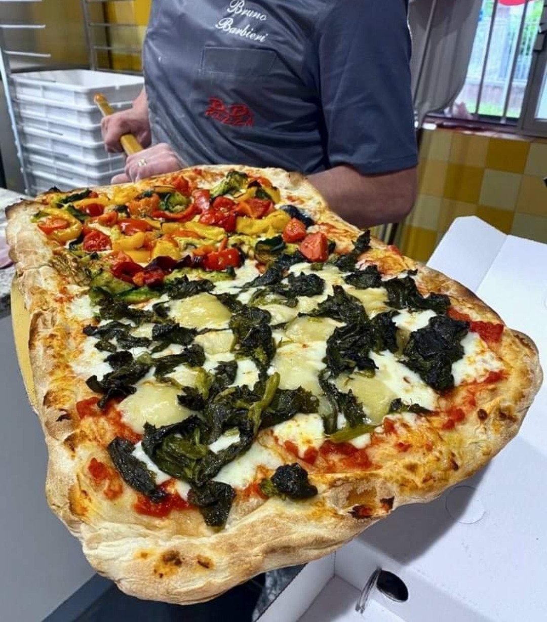 Grandioso a Crema, capitale del Granducato del Tortello: BB Pizza lancia la pizza al Salva Cremasco Dop e Friarelli. Che abbinamento col Rosato Cantina Caleffi