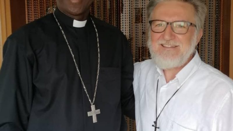 Che bella sorpresa: Il vescovo di Niamey (Niger) in visita a padre Gigi Maccalli