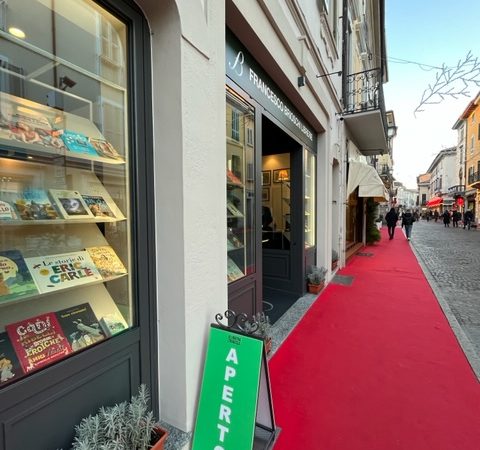 Clamoroso a Crema: la Libreria Cremasca pronta al nuovo trasloco presso le mistiche Scuderie di Palazzo Terni de’ Gregorj