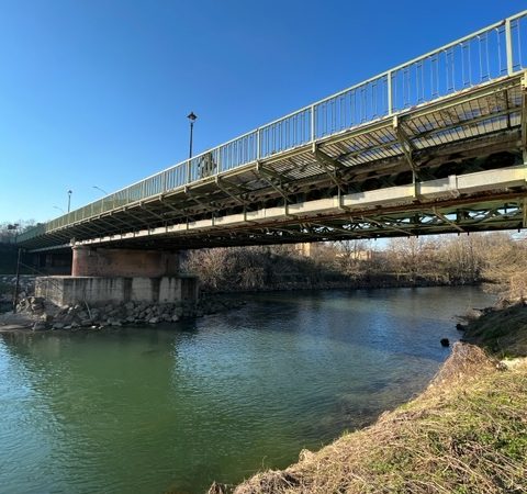 Ok, il ponte sul fiume Serio, praticamente da rifare, beh sarà una brutta gatta da pelare. Ma qualche candidato sindaco ha in mente qualcosa per librare San Bernardino dal traffico?