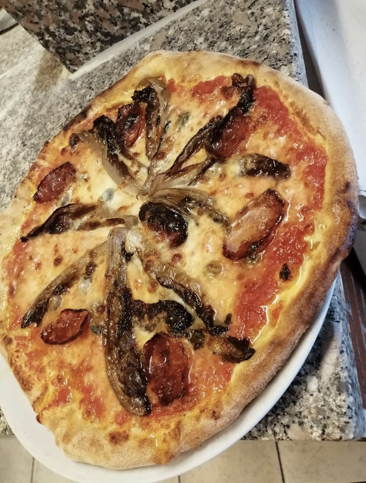 Grandioso al ristopizzeria Santa Lucia di Crema: le pizze speciale, beh hanno una dedica spciale…