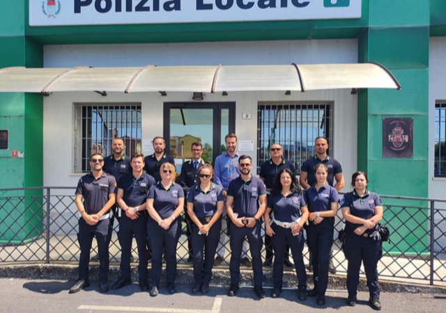 Il sindaco Fabio Bergamaschi in visita alla Polizia Locale di Crema