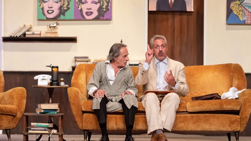 Al Teatro San Domenico uno spettacolo esilarante: “La cena dei cretini” con Max Pisu e Nino Formicola
