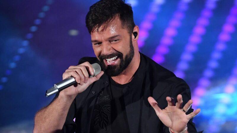Il pop latino di Ricky Martin incontra la bacchetta di Jacopo Sipari
