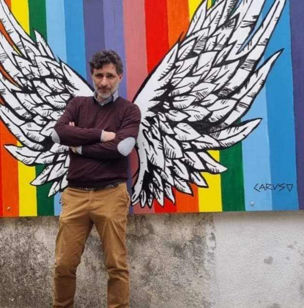 Tra cultura e arte, libri e murales, l’artista Giuseppe Caruso divulga “un messaggio di speranza dalla Calabria”