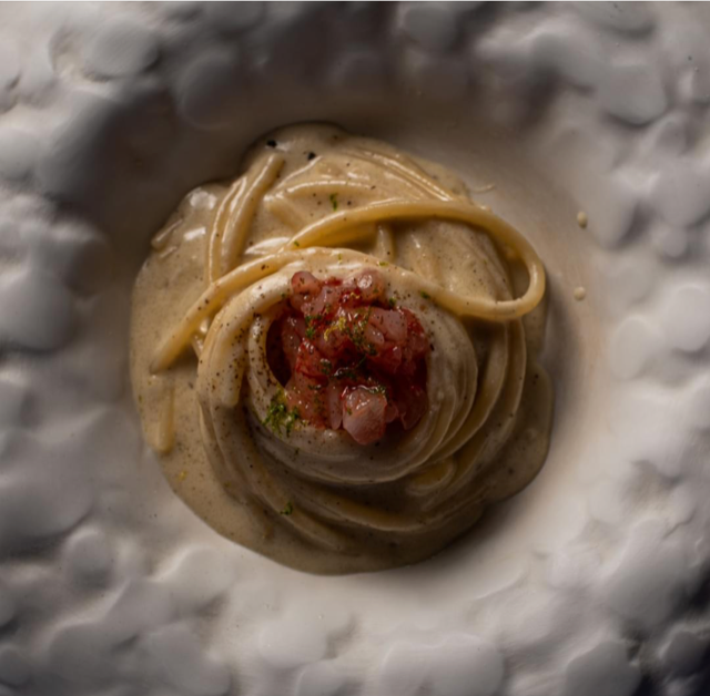 Chef Michele Minchillo: una Stella Michelin, presenta la sua ‘Cacio e Pepe, gamberi e lime del Vitium
